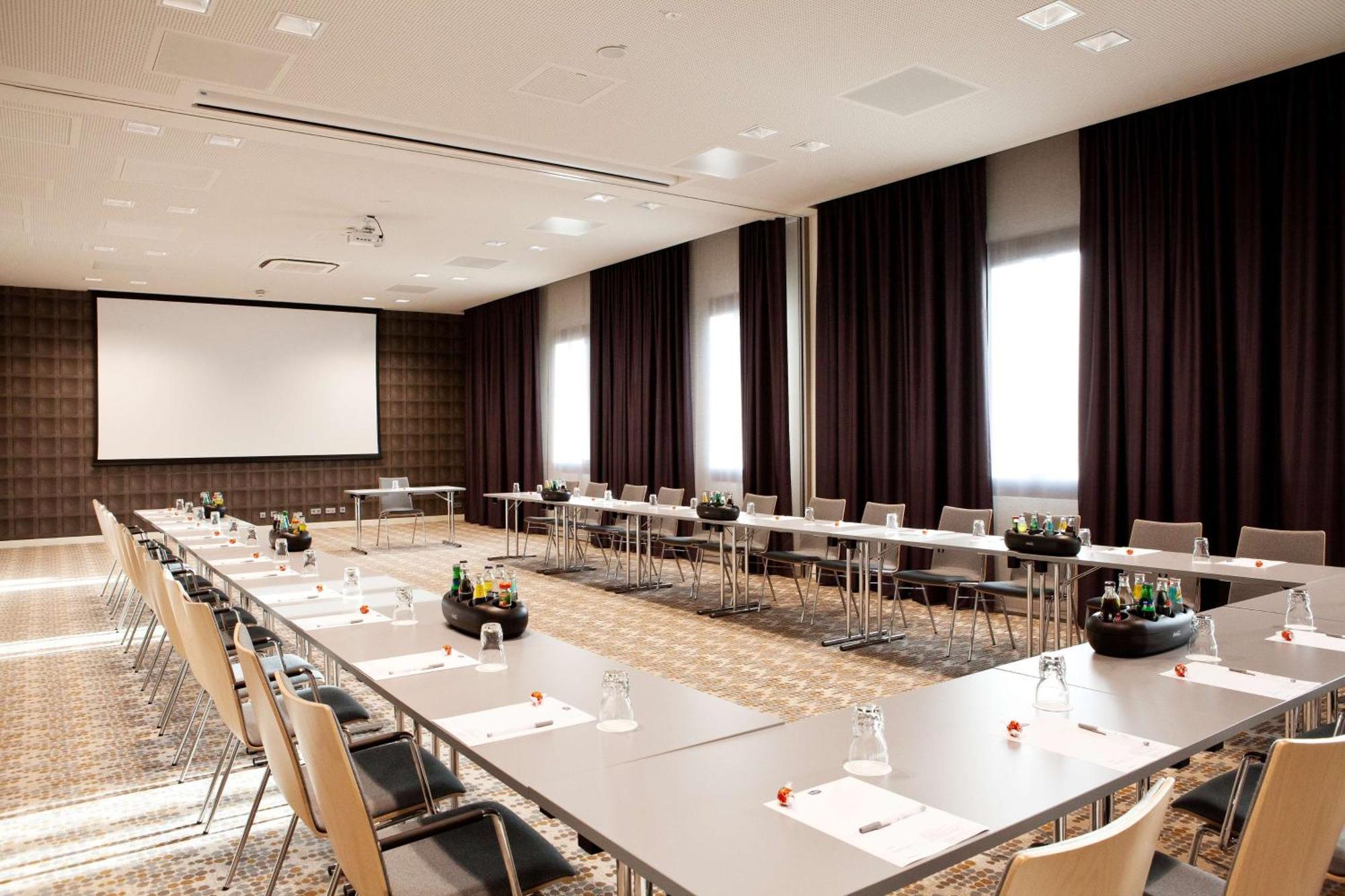 Hampton By Hilton Aachen Tivoli Hotel Екстериор снимка