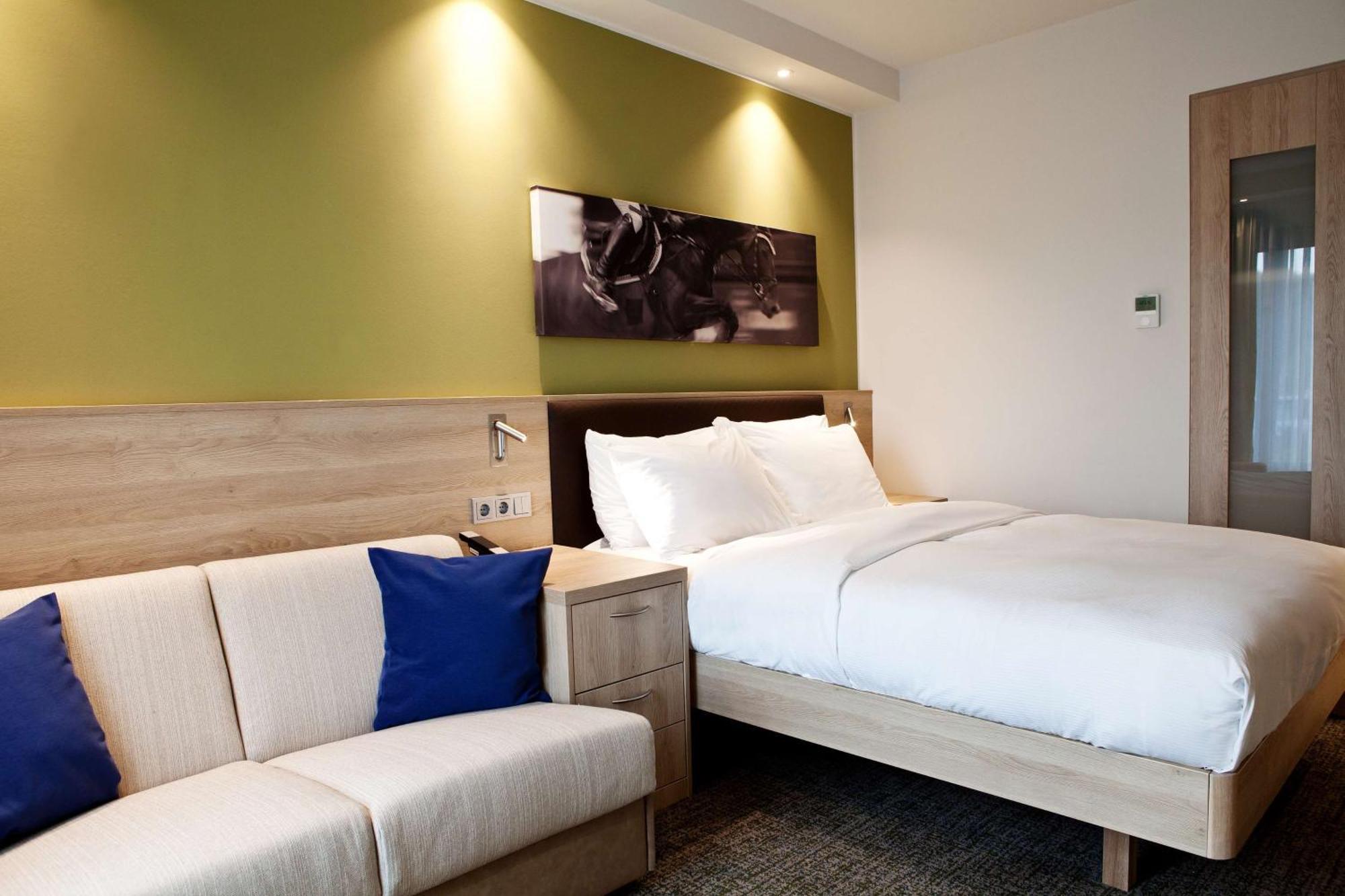 Hampton By Hilton Aachen Tivoli Hotel Екстериор снимка