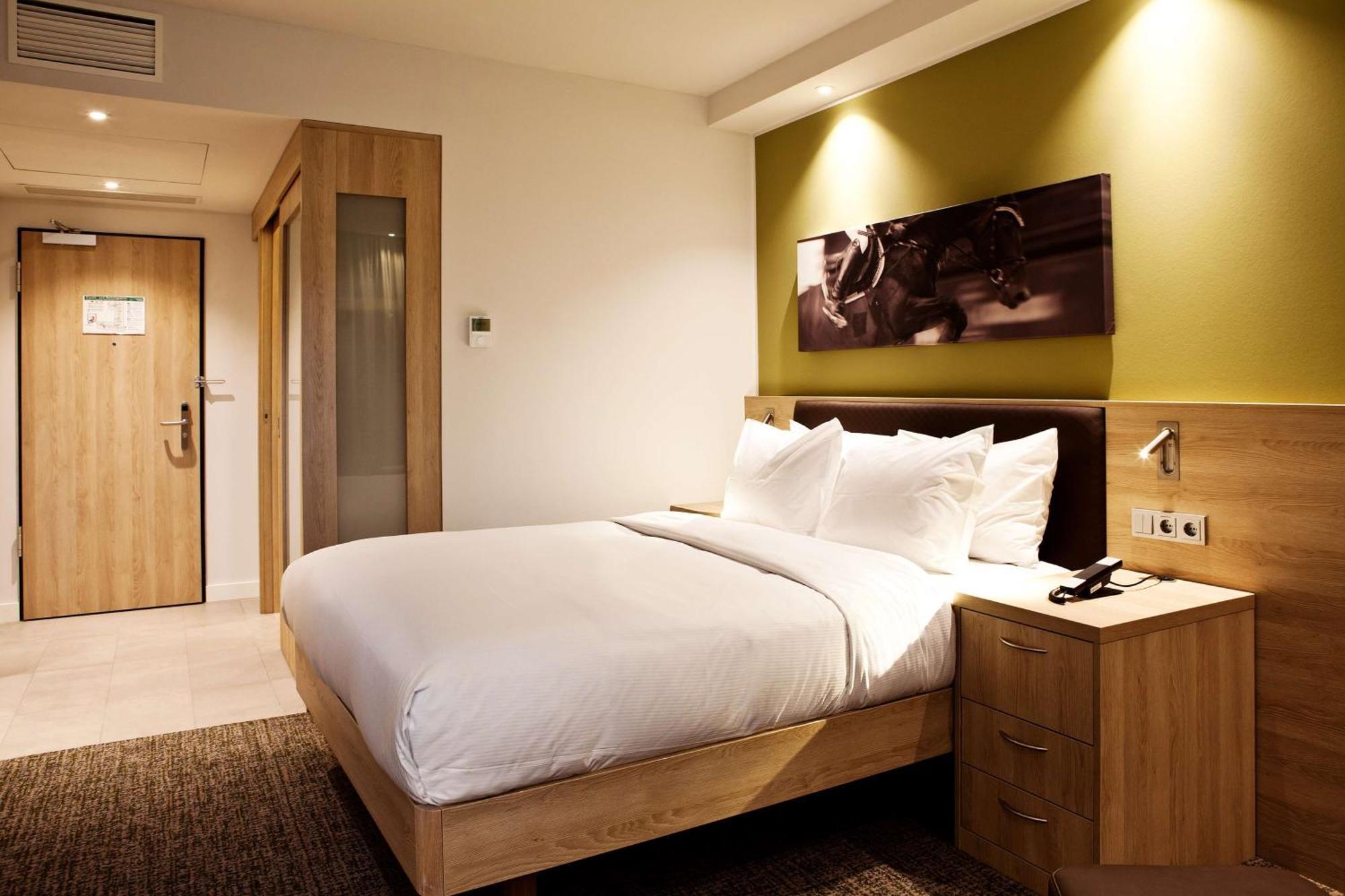 Hampton By Hilton Aachen Tivoli Hotel Екстериор снимка