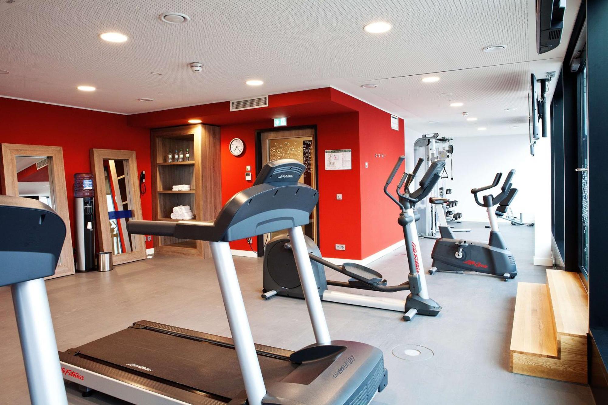 Hampton By Hilton Aachen Tivoli Hotel Екстериор снимка